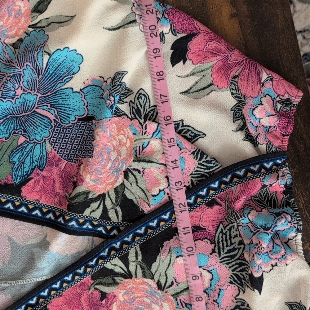 Flying Tomato kimono style blouse, size XS. Floral. - Picture 10 of 10